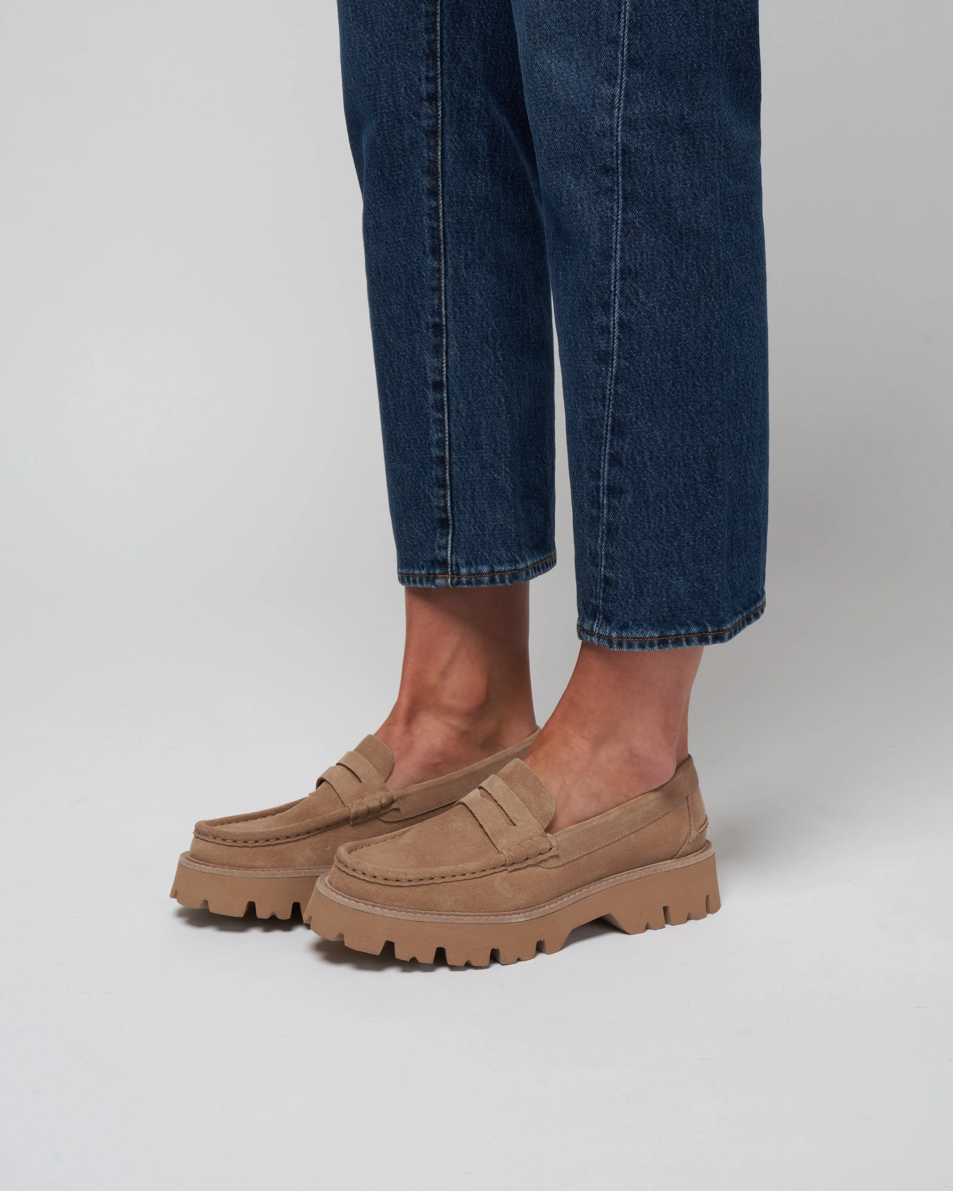 sebas loafer - desert velour